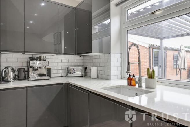 3 bed Detached for sale Image 7