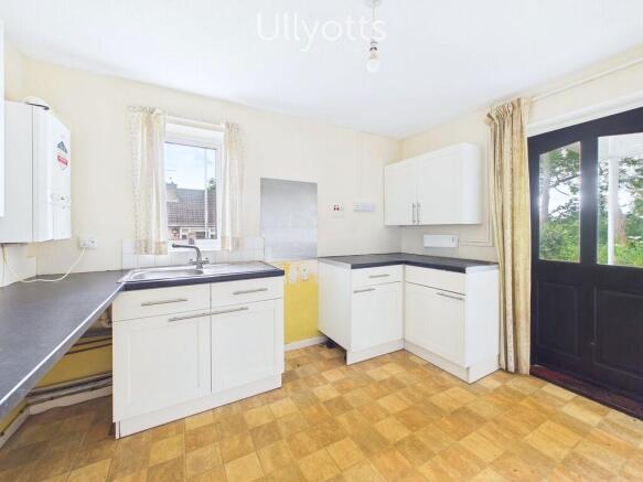 2 bed Semi-Detached Bungalow for sale Image 6