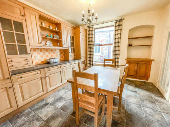 Breakfast/Dining Room