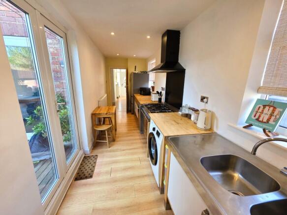 2 bed Semi-Detached for sale Image 12