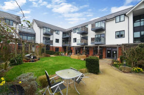 25, Alexandra Place, South Lake Crescent, Reading RG5 3DW