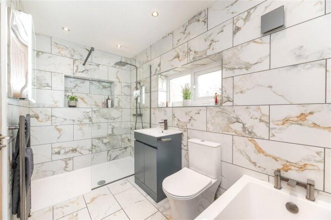 4 bed Semi-Detached for sale Image 3