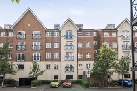 Viridian Square, Aylesbury, HP21