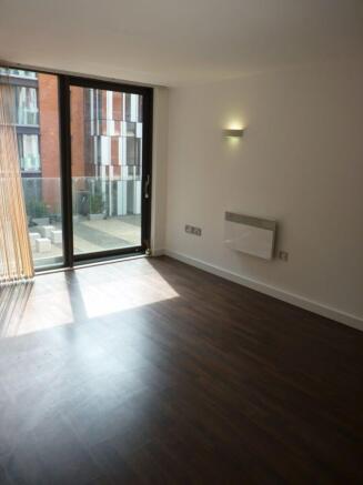 2 bed Apartment to rent Image 4