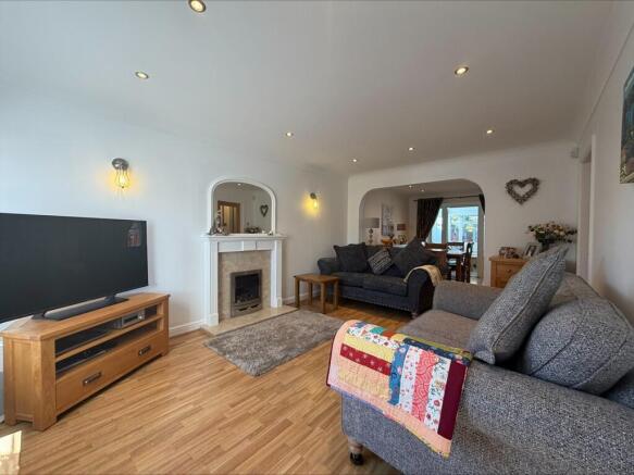 processed-B8DBED7...