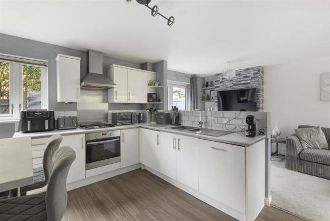 Derby Drive, Leybourne, West Malling photo 4