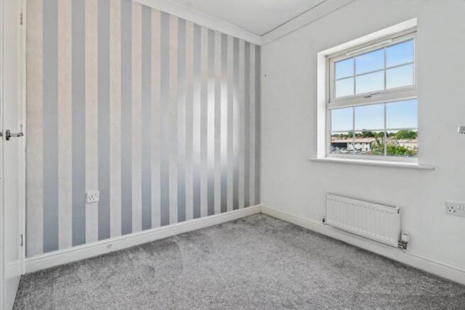 4 bed Town House to rent Image 12