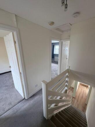 3 bed Semi-Detached to rent Image 10