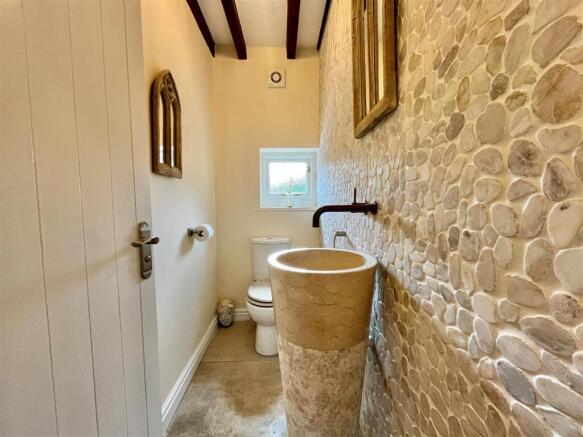 Cloakroom WC.jpg