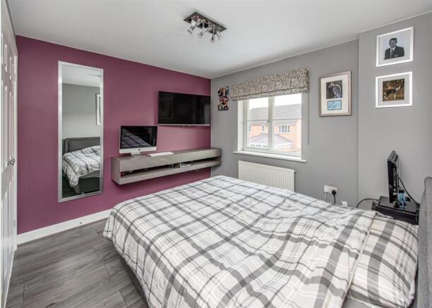 36 Old Farm Drive-bed2.jpg