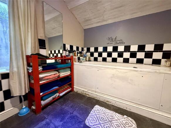 4 bed Terraced for sale Image 10