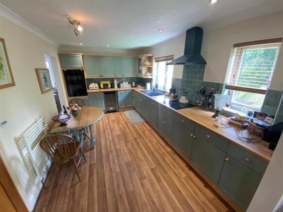 Kitchen/Breakfast Room