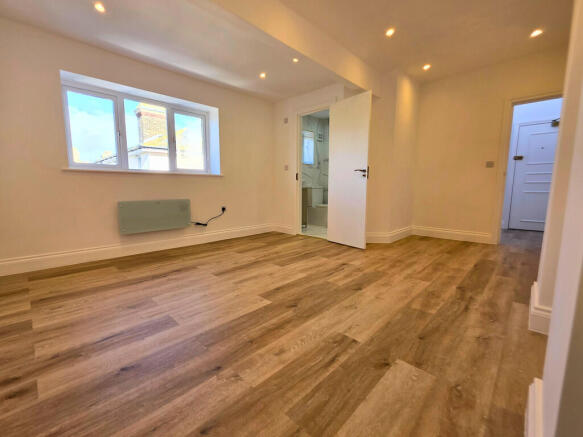 5bef79f7-7f34-44b...