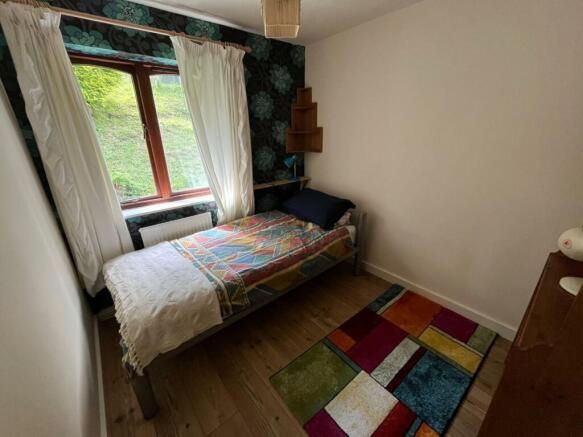 Bed 3 - Little bedroom.jpg