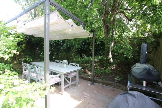 Lavender Close, South Leatherhead, KT22 photo 4