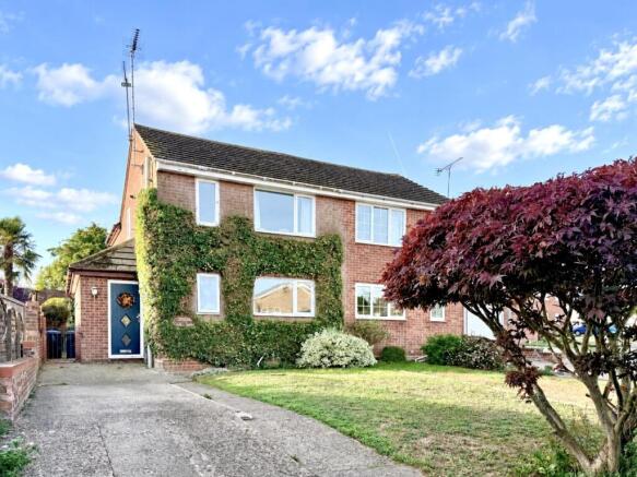 4-bed detached on Chainhouse Road, Needham Market, Ipswich, £325,000