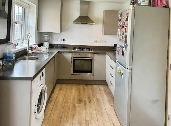 e482bce2-WhatsApp...