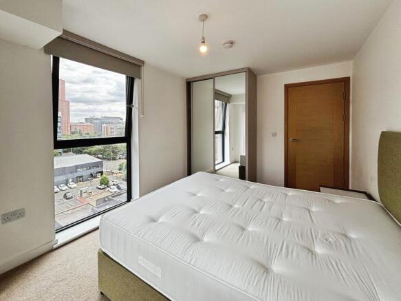 2 bed Flat to rent Image 9