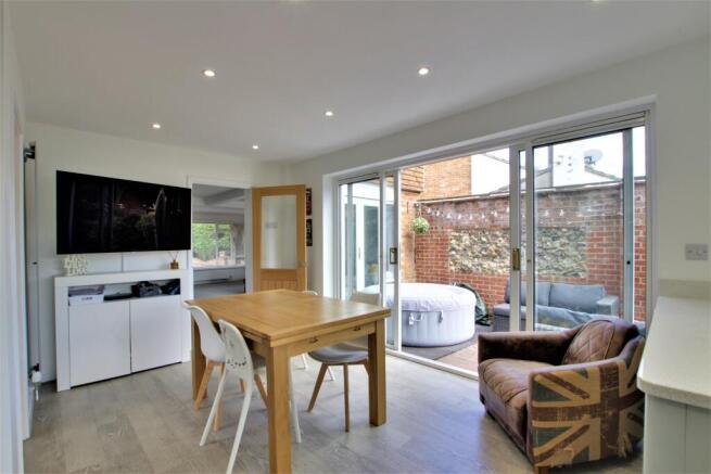BREAKFAST ROOM