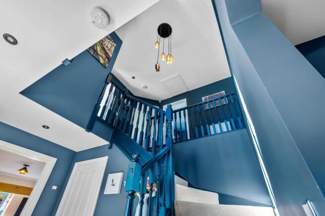 5 bed Detached for sale Image 10