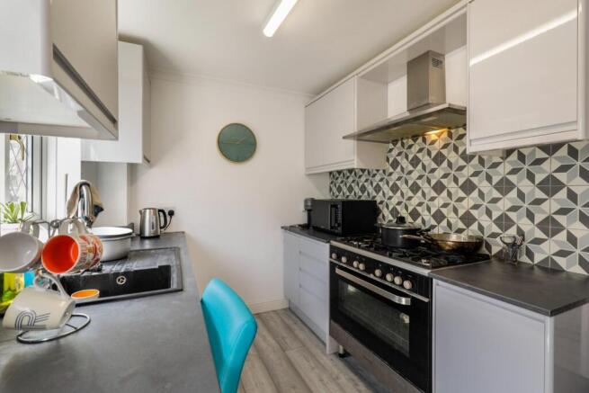 2 bed Semi-Detached for sale Image 6