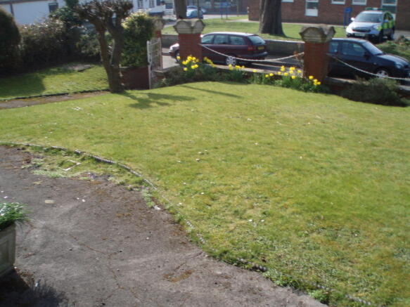 Photo 3