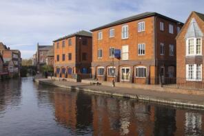 Flat C, Toomers Wharf, Canal Walk, Newbury RG14 1DY