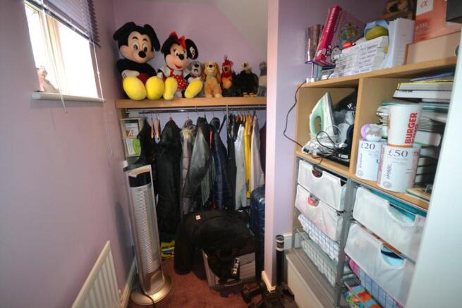 WALK IN WARDROBE