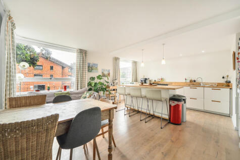 Don Phelan Close, Camberwell, London