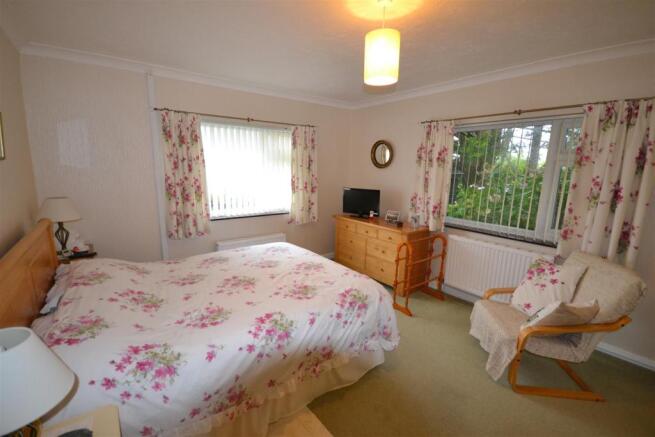 BEDROOM 4