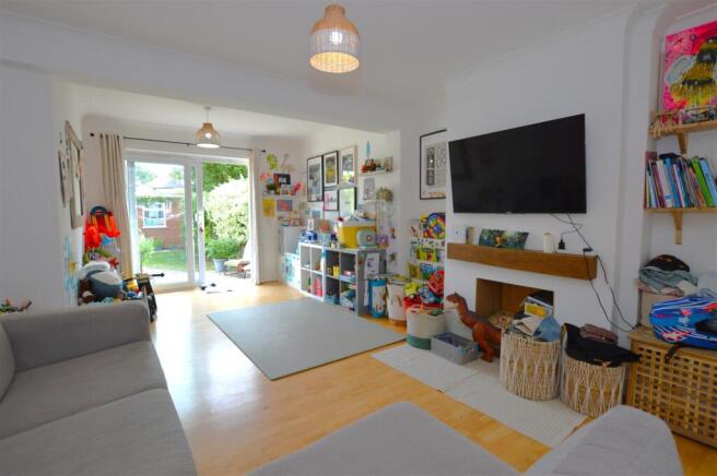 164 Argyle Avenue living room.JPG