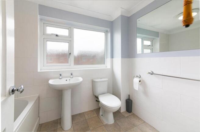 4 bed Semi-Detached for sale Image 10
