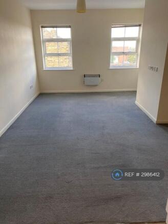 2 bed Flat to rent Image 4