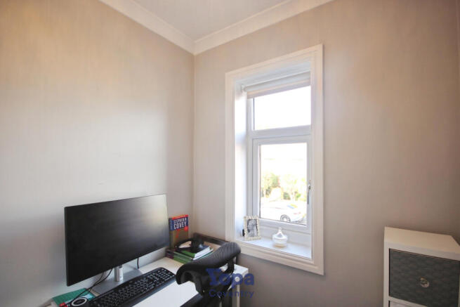 4f33309a-Office.JPG
