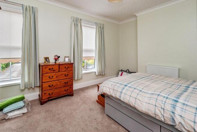 2 bed Terraced for sale Image 6