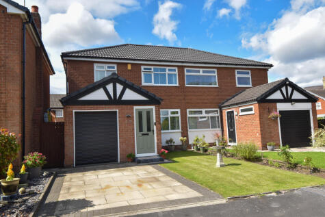 Holly House Drive, Flixton, M41