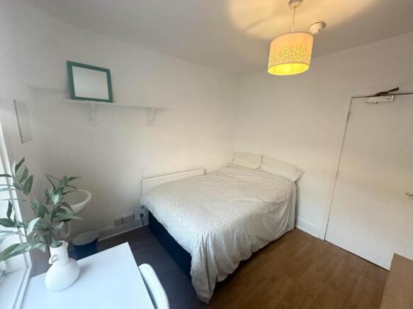 Room 4 (2)