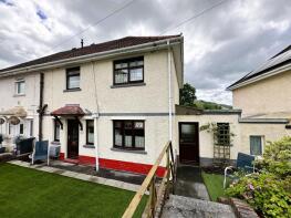 31, Gyrnosfa, Lower Cwmtwrch, Swansea SA9 1DR