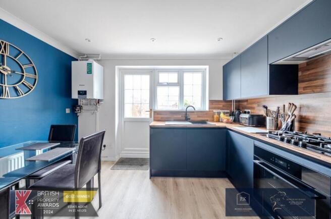 Kitchen. Dining Area.