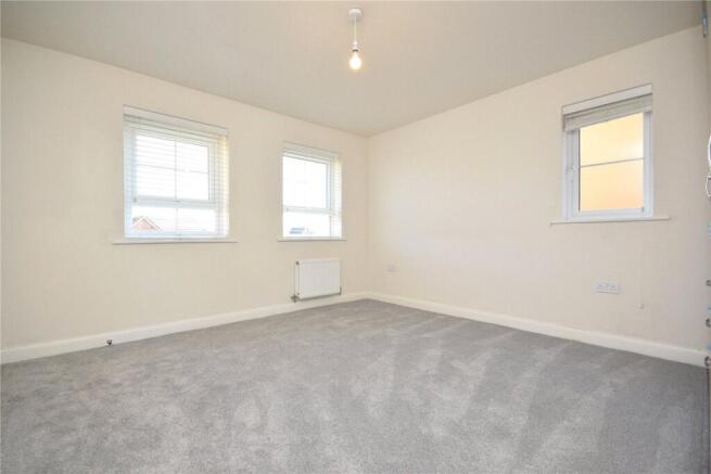4 bed Detached for sale Image 9