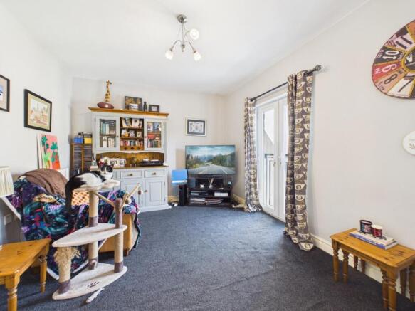2 bed Apartment for sale Image 4