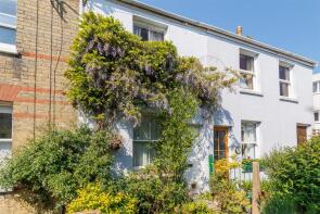 4, Claremont Place, Sun Hill, Cowes PO31 7JA