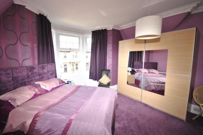 8MASTER BEDROOM