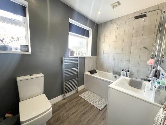 3 bed Semi-Detached to rent Image 7