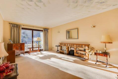Holly Grove, Lisvane, Cardiff
