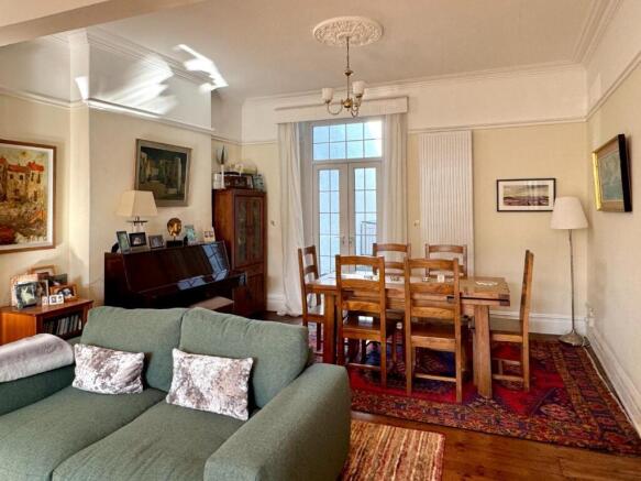 Lounge/Dining Room