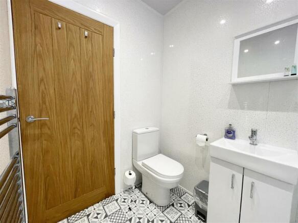 2 bed Apartment for sale Image 7