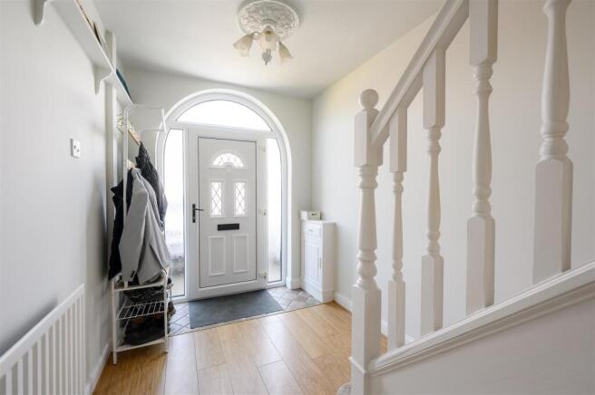 4 bed Semi-Detached for sale Image 10
