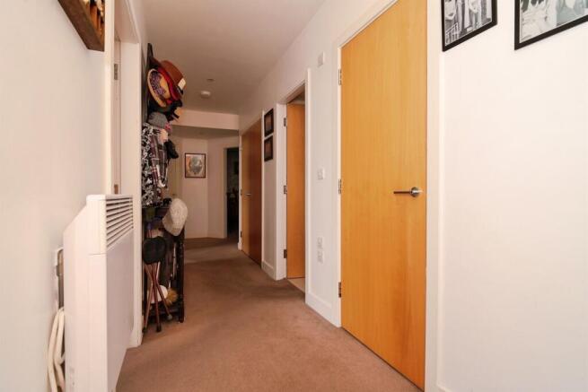 2 bed Apartment for sale Image 6
