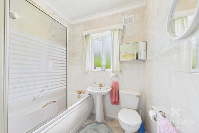 2 bed Bungalow for sale Image 9